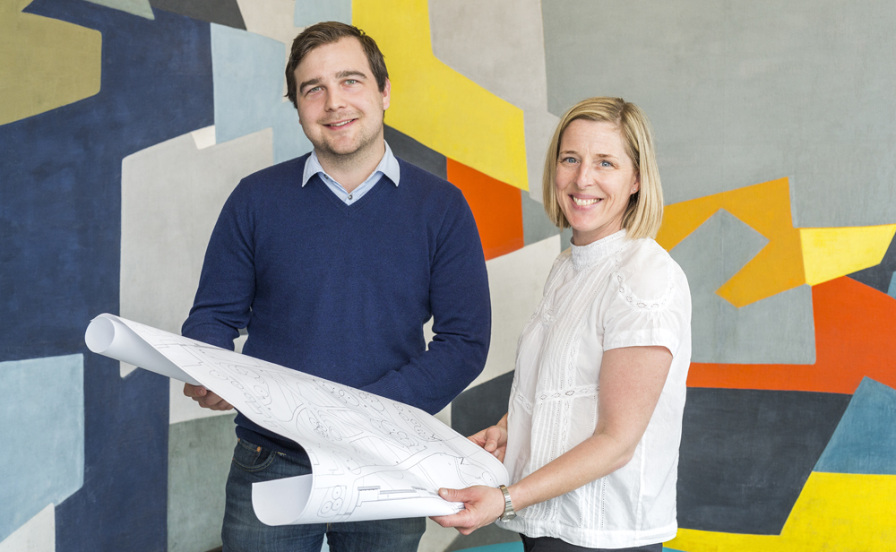 Christopher Hoff och Karin Ståhl,  projektledare för nybyggnation på Svenska Bostäder. Foto: Gonzalo Irigoyen